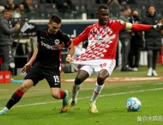 IM体育官方平台-法兰克福主场再度失利，球迷情绪起伏不定