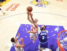 IM体育官方网-公牛碾压广东队，浓眉哥高光表现的简单介绍