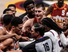 IM体育社区互动入口-独行侠鏖战爵士，保罗带队取胜