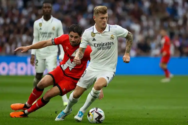 IM体育官方平台-塞维利亚在主场击败对手,豪取三分