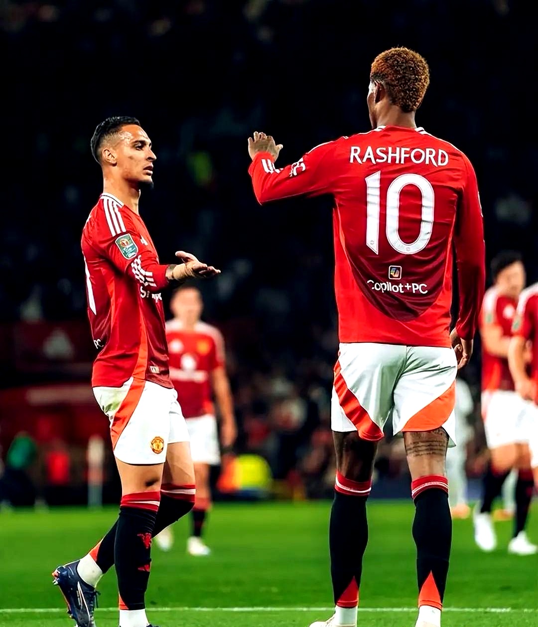 IM体育-曼联核心受伤,战线再次恐慌的简单介绍