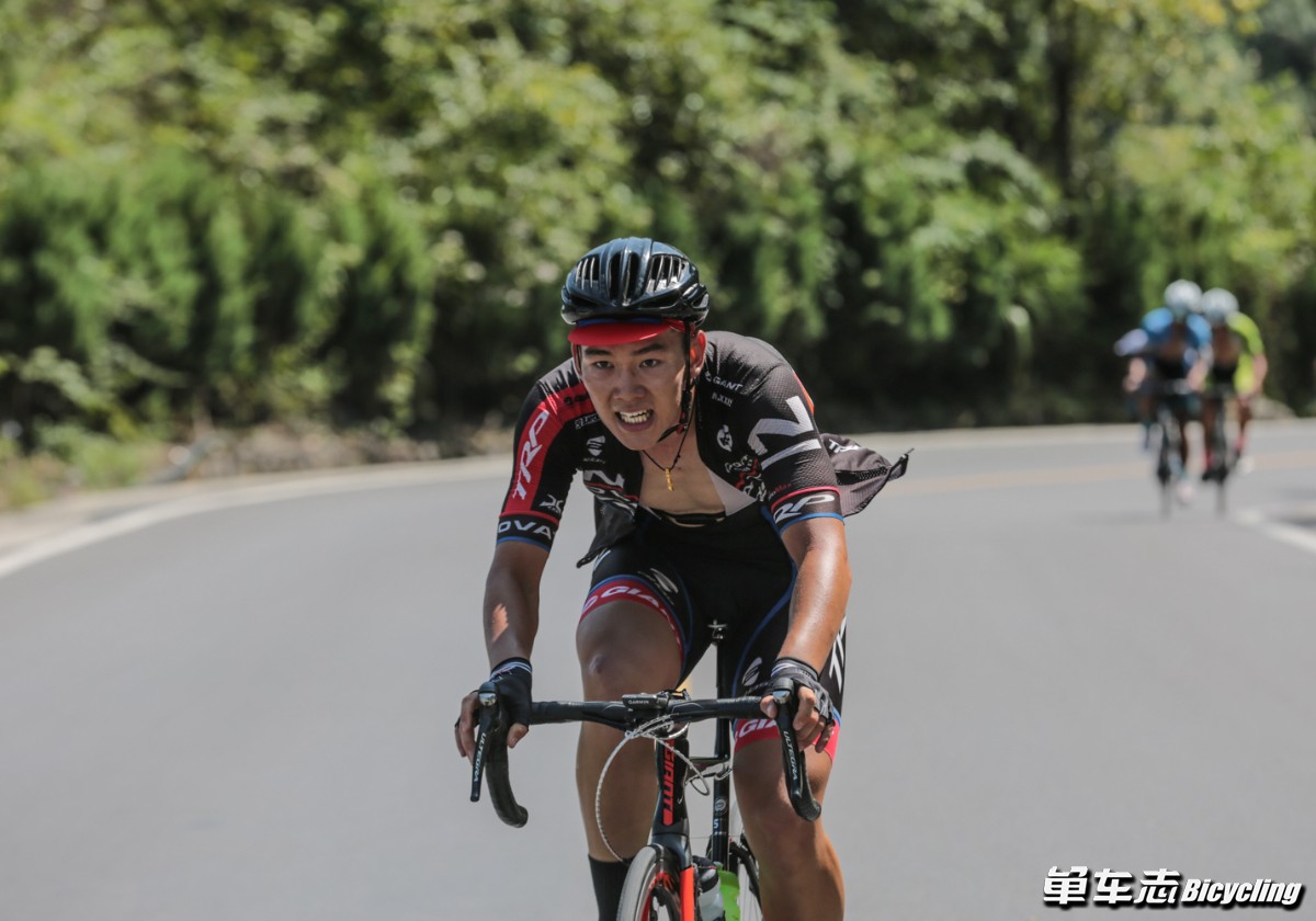 IM体育官方平台-游泳比赛惊现黑马,奋力冲刺的简单介绍