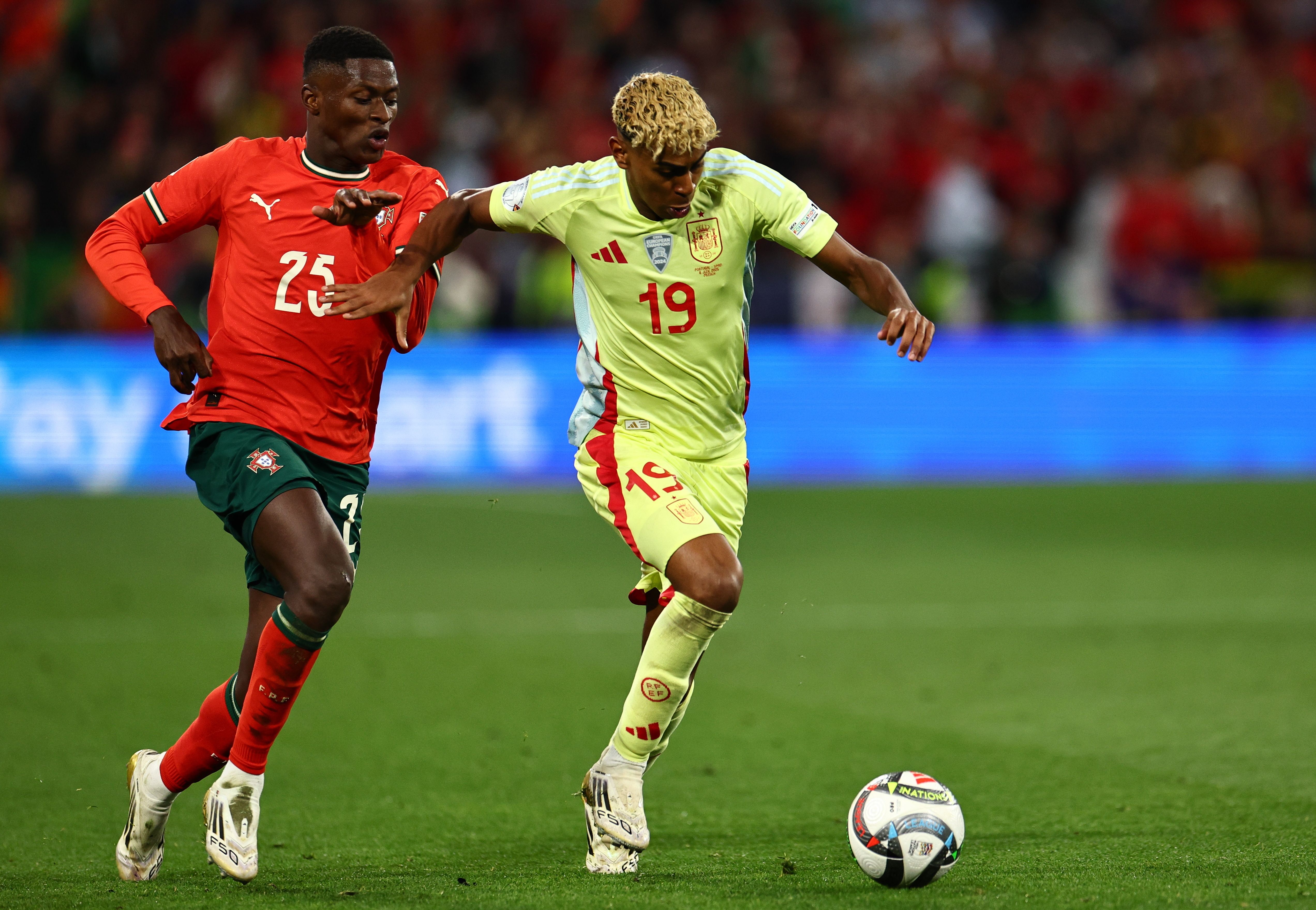 IM体育注册链接-葡萄牙队主将疑似退役,欧国联风云突变