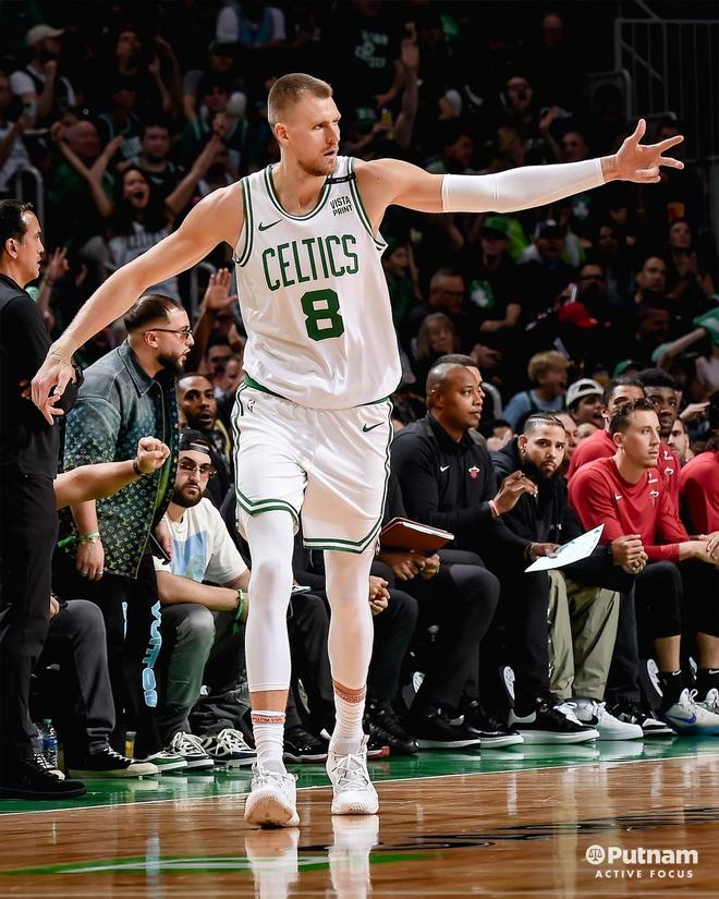 IM体育-凯尔特人客场负于篮网，卡拉马球湖人续命的简单介绍