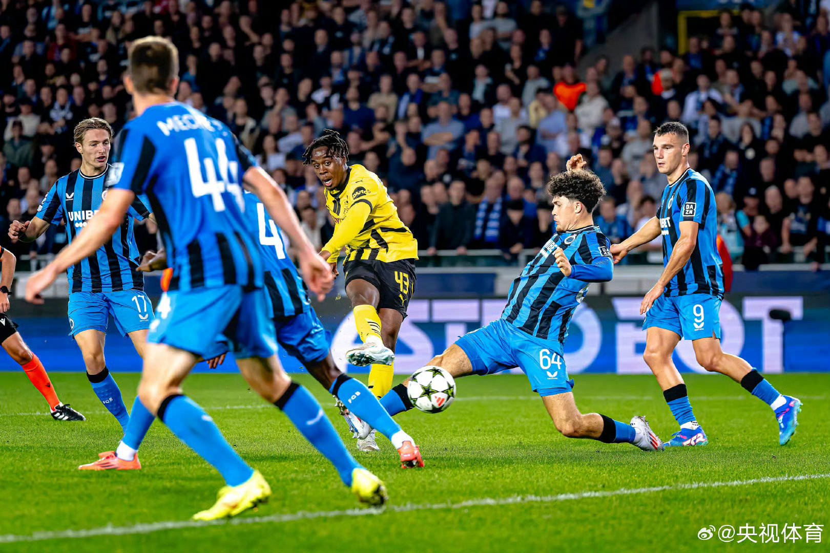 IM体育在线注册-多特蒙德守住主场优势，取得胜利