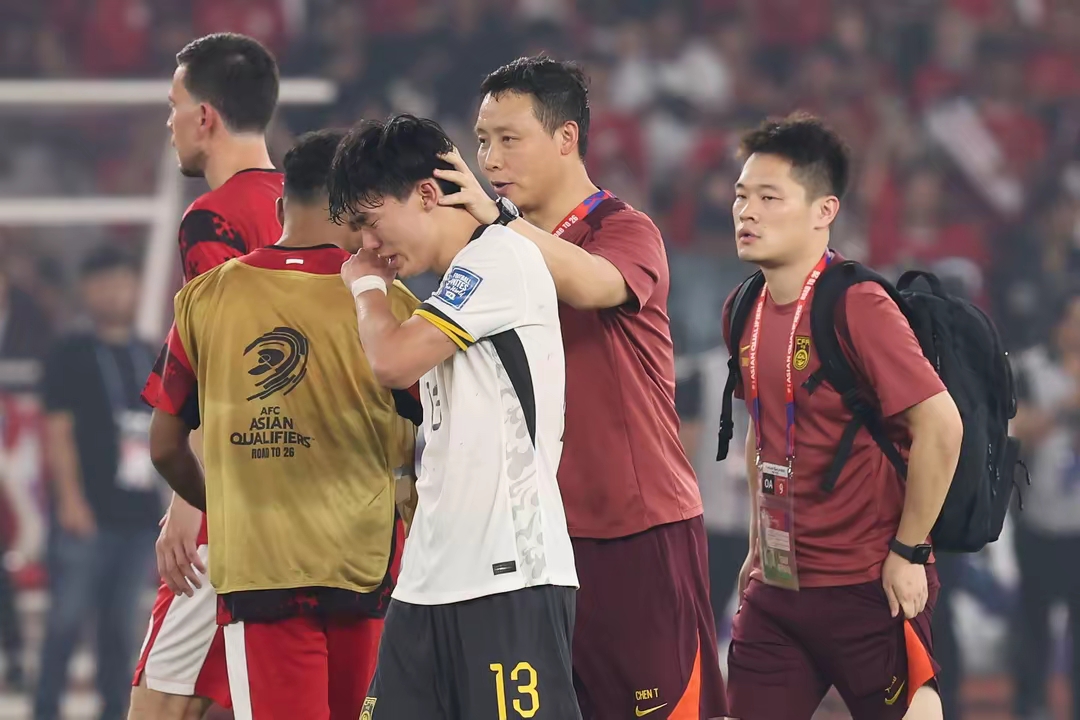 IM体育官网入口-包含队员表现出色，令对手望尘莫及的词条