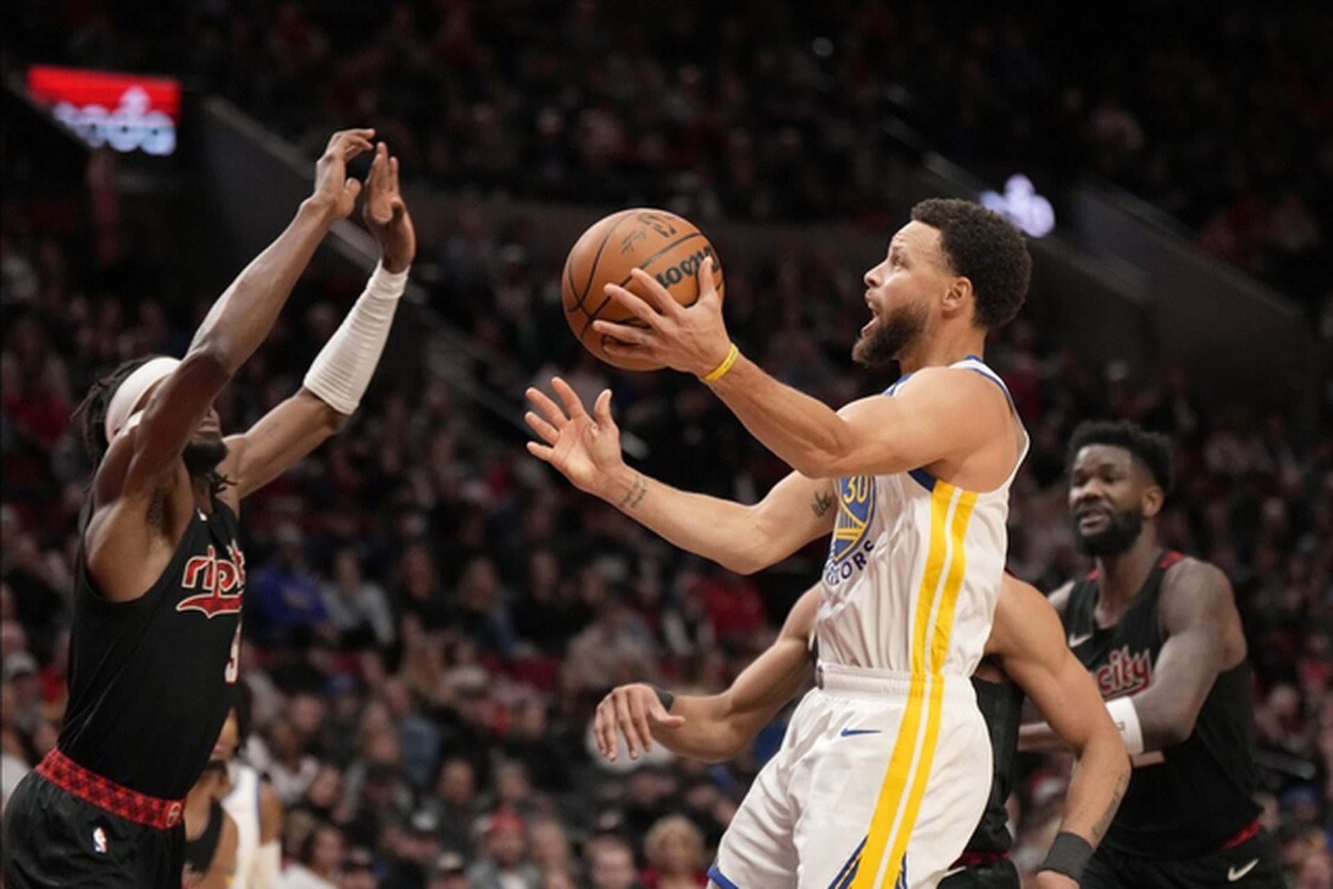 IM体育下载-勇士在主场飙胜开拓者，库里砍下分的简单介绍