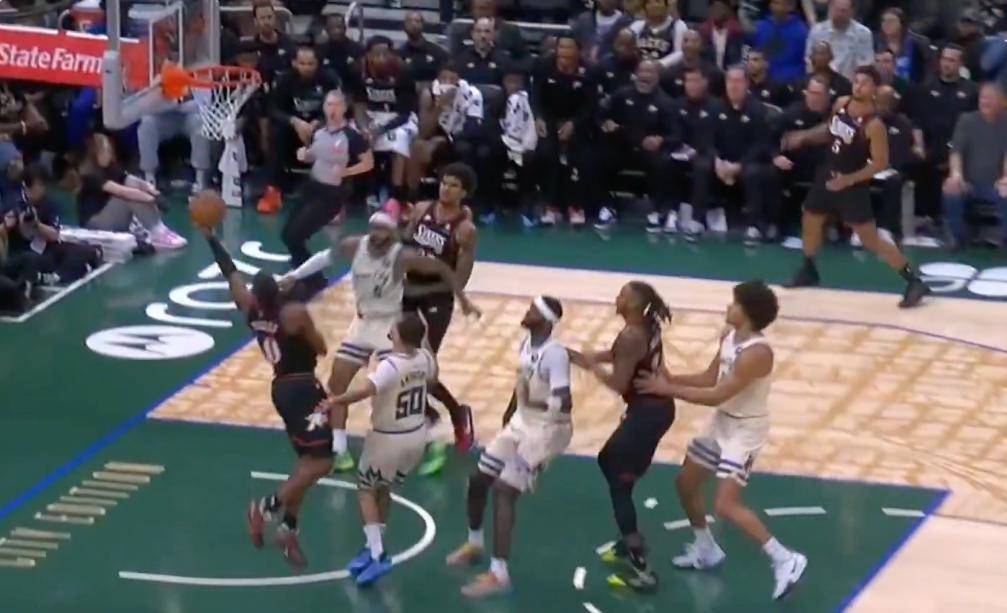 IM体育注册链接-雄鹿逆转江苏队，恩比德扛起全队