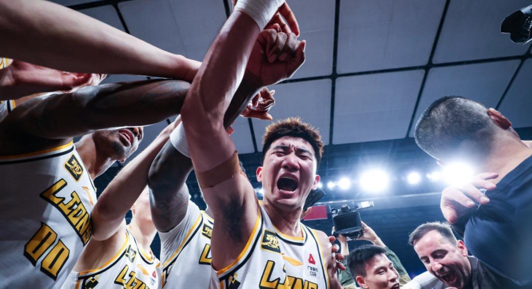 IM体育在线注册-广东队绝杀吉林队，孙铭徽高光表现的简单介绍