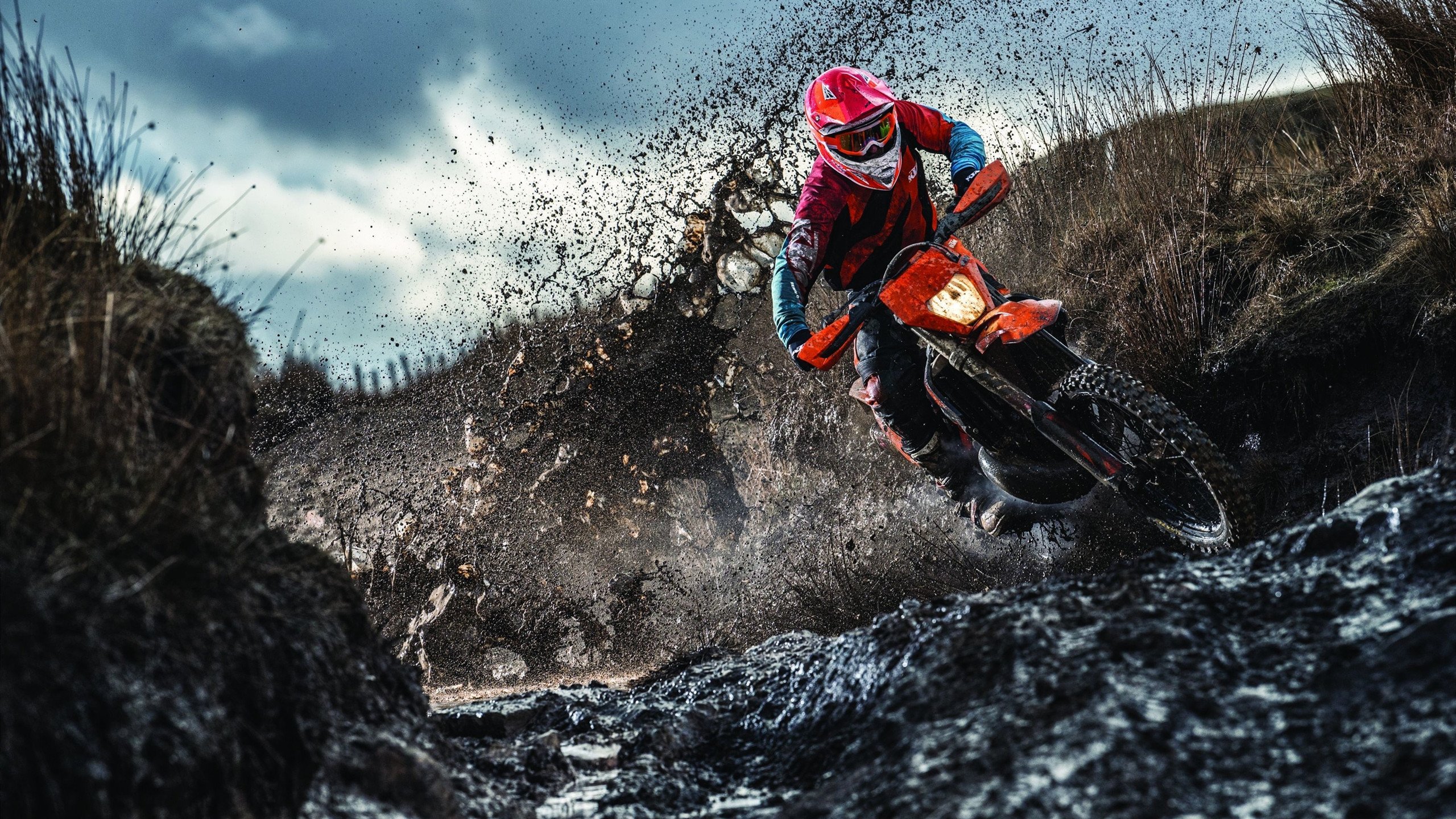 IM体育赛事直播入口-绿茵的战争与和平，从伊拉克突围到久保建英的德比时刻