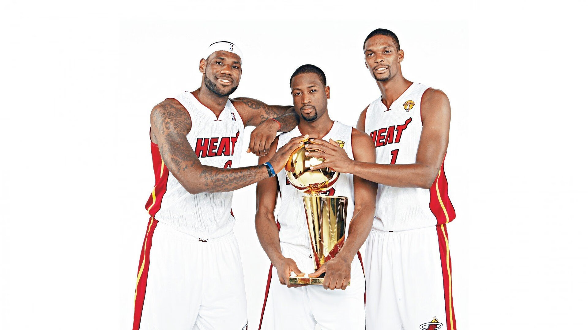 IM体育数据分析平台-逆转之夜，武切维奇一锤定音，火箭险胜猛龙